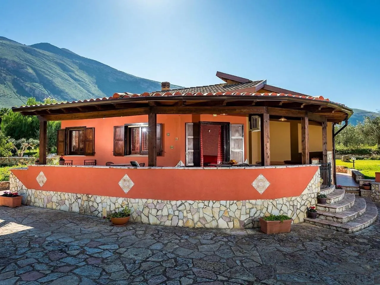 Belvilla By Oyo Beautiful Holiday Home Near Beach Кастелламмаре-дель-Голфо